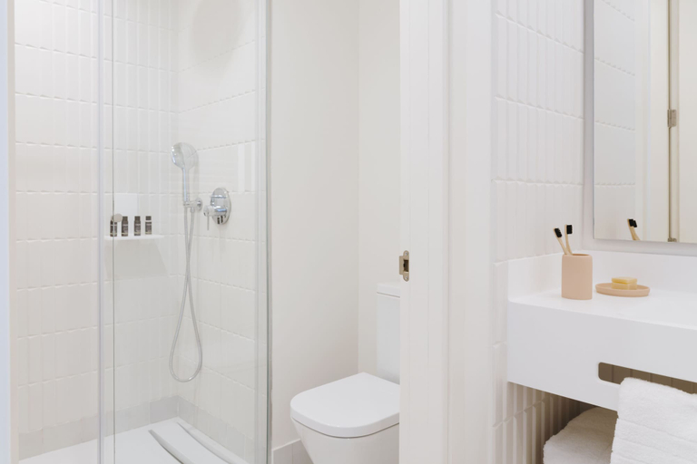 Bathroom 4, The Passage Apartments, Guipúzcoa