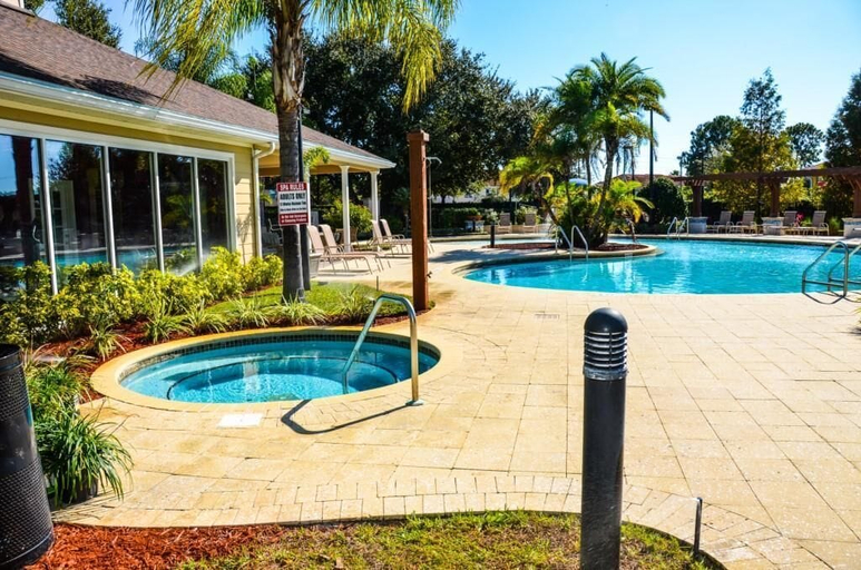Sport & Beauty 4, Lucaya 4 Bedrooms 3 Baths Townhome With Starwars Bedroom!, Osceola
