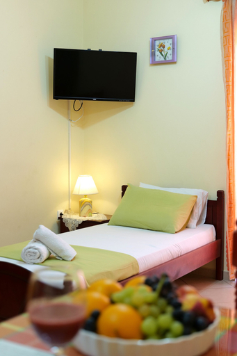 Bedroom 4, Stunning 1-bed House in Sarandë, Sarandës