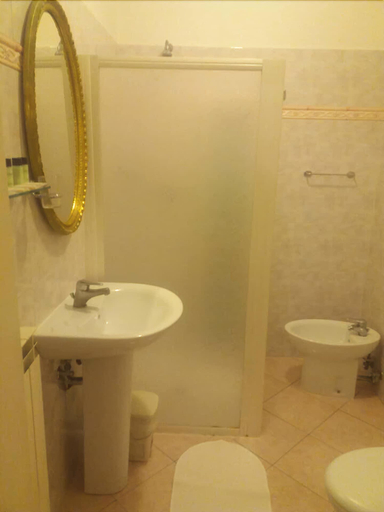 Bathroom 3, Soggiorno Isabella de' Medici, Florence