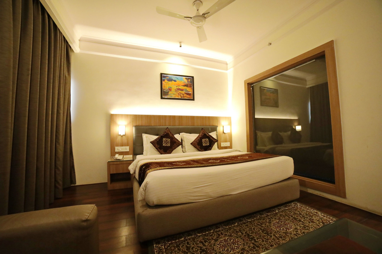 Bedroom 2, New Hotel Broadway, Varanasi