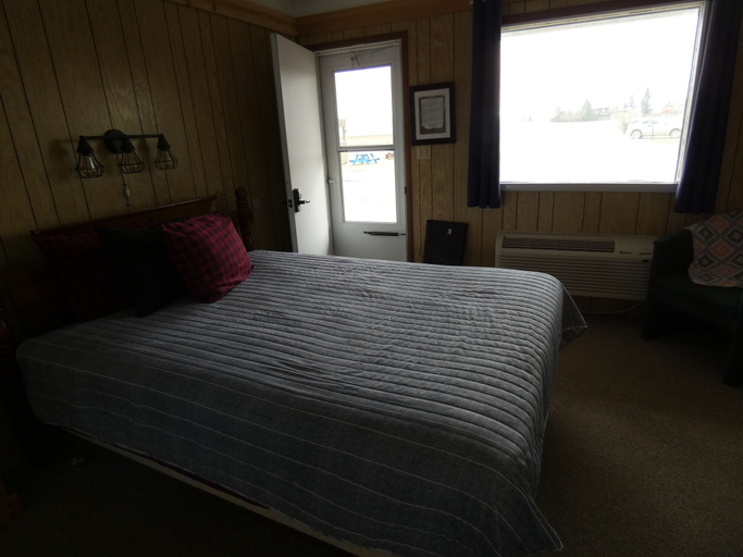 Bedroom 2, Sundown Motel, Judith Basin