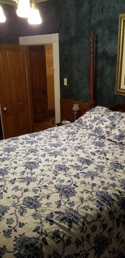 Bedroom 4, Historic Victorian Inn, Minnehaha