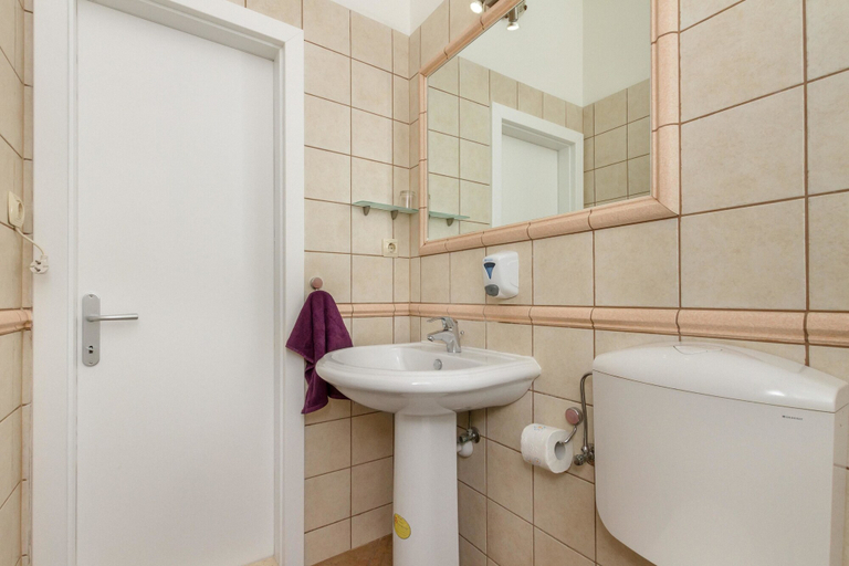 Bathroom 4, Apartments Aspalathos, Split