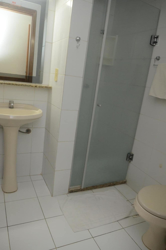 Bathroom 5, River Hotel, Uruguaiana