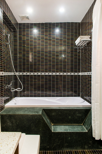 Bathroom 5, Nghi Son Hotel, Tĩnh Gia