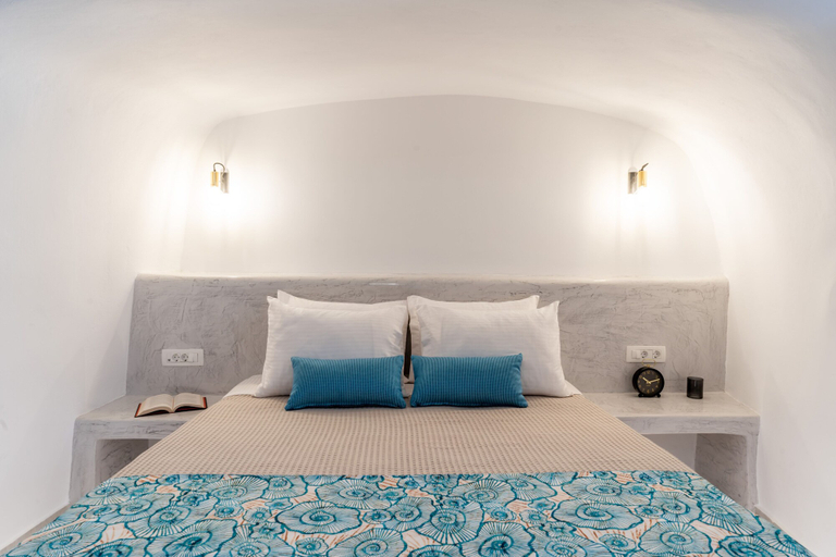 Bedroom 5, Wine and Yard Caves, South Aegean