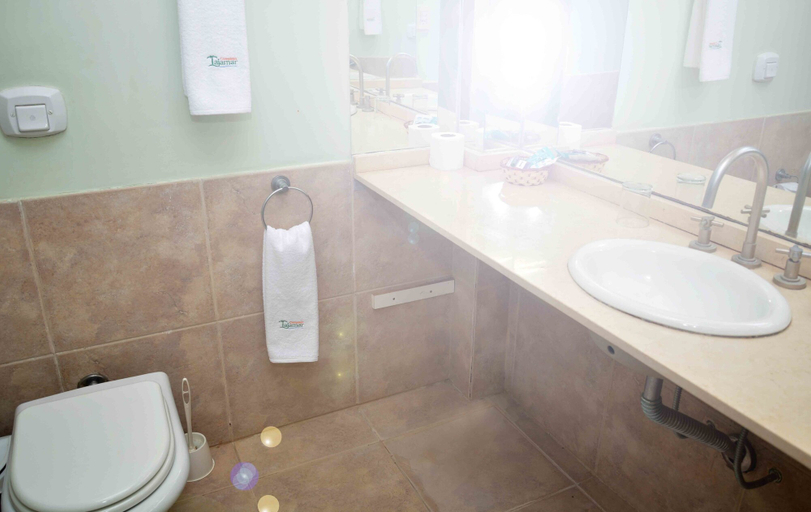 Bathroom 4, Complejo Tajamar, Colón