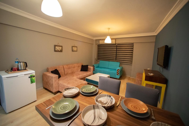 Others 2, Gloria Homes, Konak