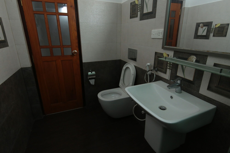 Bathroom 3, Ocean of Life Ayurvedic Resort, Bentota