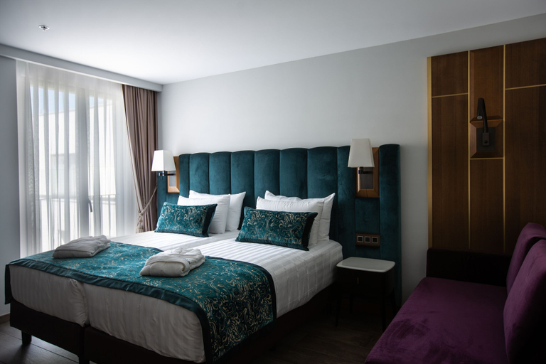 Bedroom 4, Elke Spa Hotel, Girona