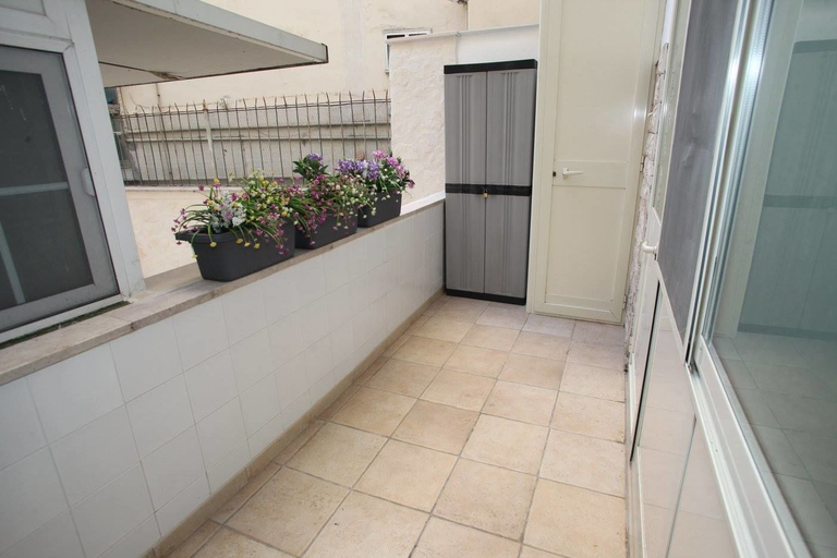 Others 5, Due Passi Dal Borgo Antico, Bari