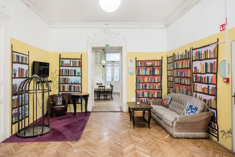 Others 2, Baroque Hostel & Coworking, Budapesti