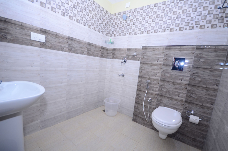 Bathroom 4, North Centre, Ernakulam