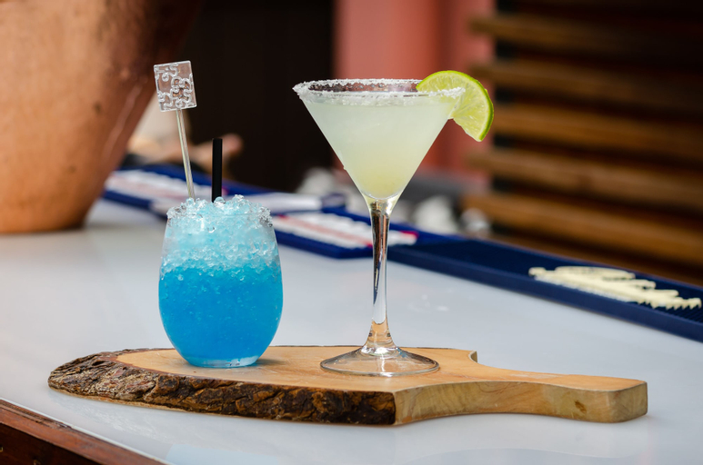 Food & Drinks 8