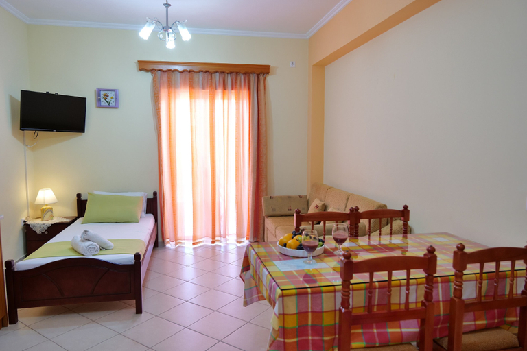 Others 5, Stunning 1-bed House in Sarandë, Sarandës