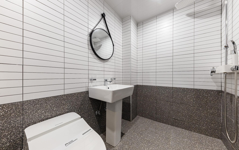 Bathroom 4, Cheongju Shiri, Cheongju