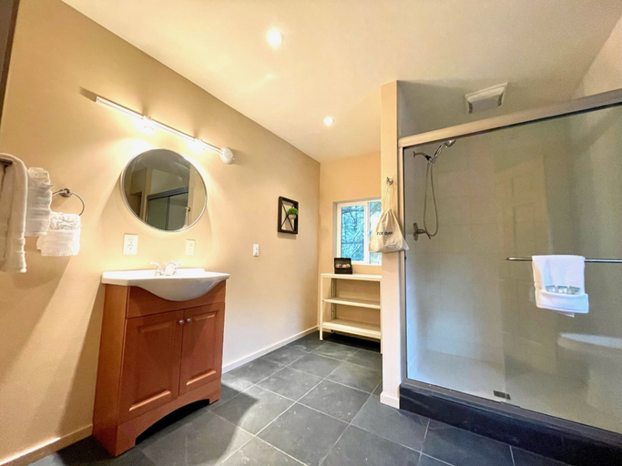 Bathroom 4, Terra Vista Chalet, Clallam