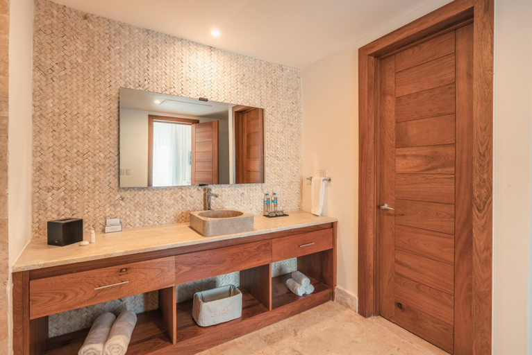 Room 4, 5 Guests 2 BR Jacuzzy Balcony Sublime, Las Terrenas