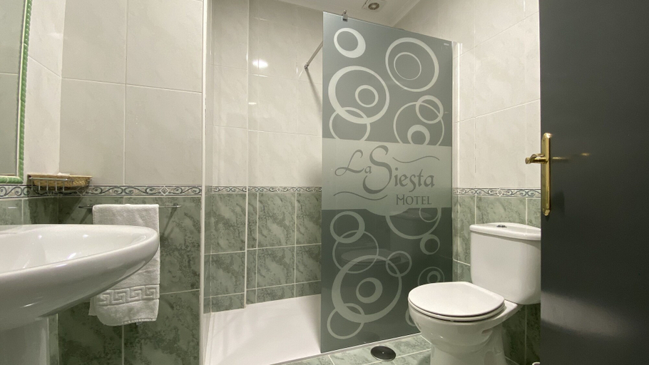 Bathroom 5, La Siesta, Valladolid