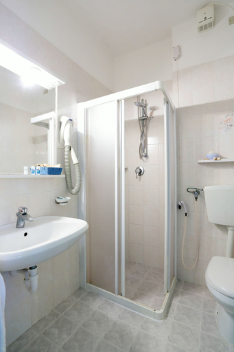 Bathroom 3, Hotel Hiki, Venezia