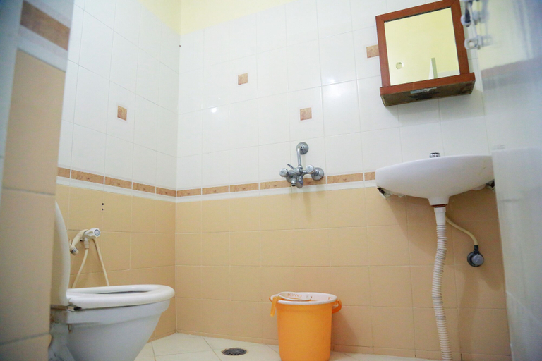 Bathroom 3, Hotel Geetanjali, Hyderabad