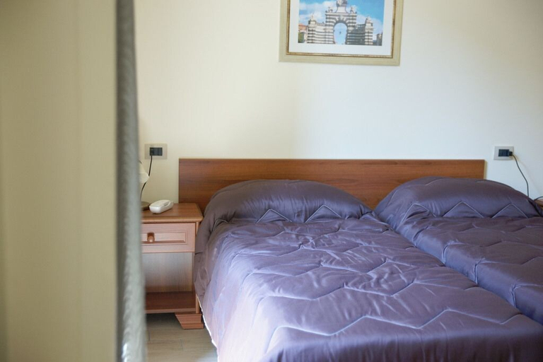 Bedroom 2, Hotel Sofia, Catania
