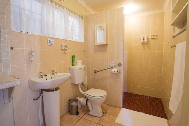 Bathroom 3, Damas, Cape Winelands