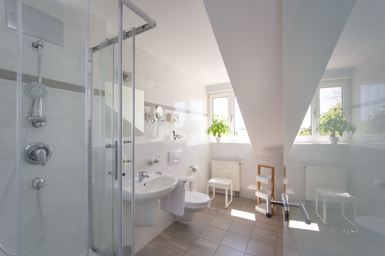 Bathroom 3, ARCUS HOTEL MÜNCHEN MESSE, Ebersberg