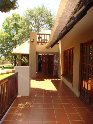 Exterior & Views 2, Monchique Guest House, West Rand