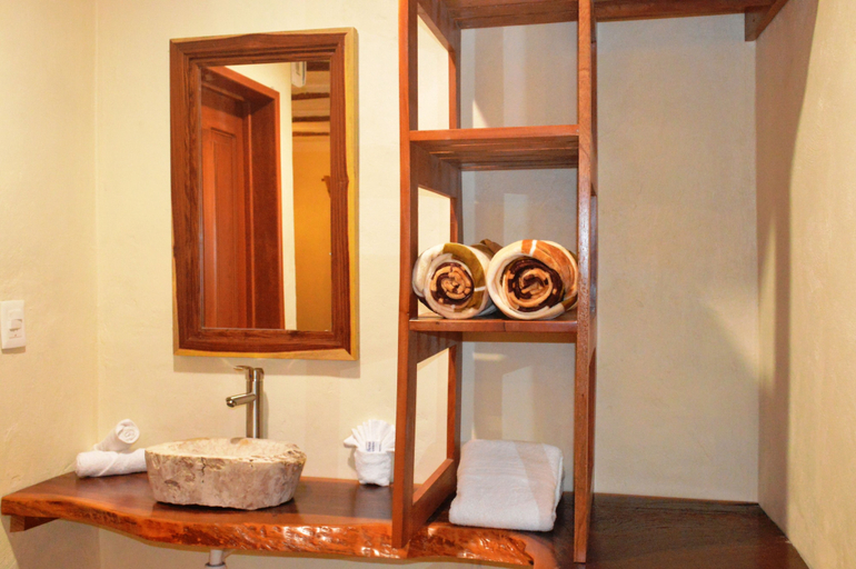 Bathroom 3, Hotel Casa San Juan, Valladolid