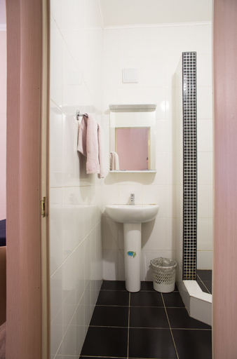 Bathroom 2, Hotel Champagne, Sankt-Peterburg gorsovet