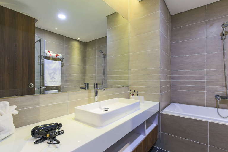 Bathroom 2, Aurora Serviced Apartments - Adults Only, District 3