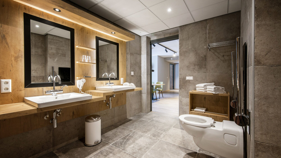 Bathroom 3, Appartementen De Egmonden, Bergen
