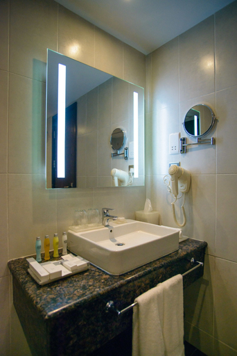Bathroom 4, The Concord Hotel And Suites, Westlands