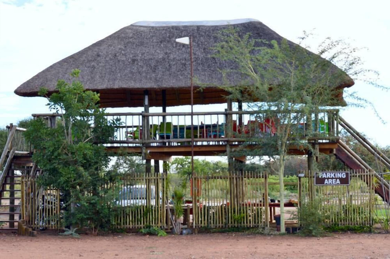 Exterior & Views 2, Makumutu Lodge & Campsite, Lethlakane