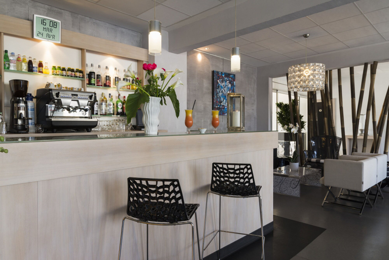 Food & Drinks 5, The Originals Boutique, Hôtel Neptune, Montpellier Sud, Hérault