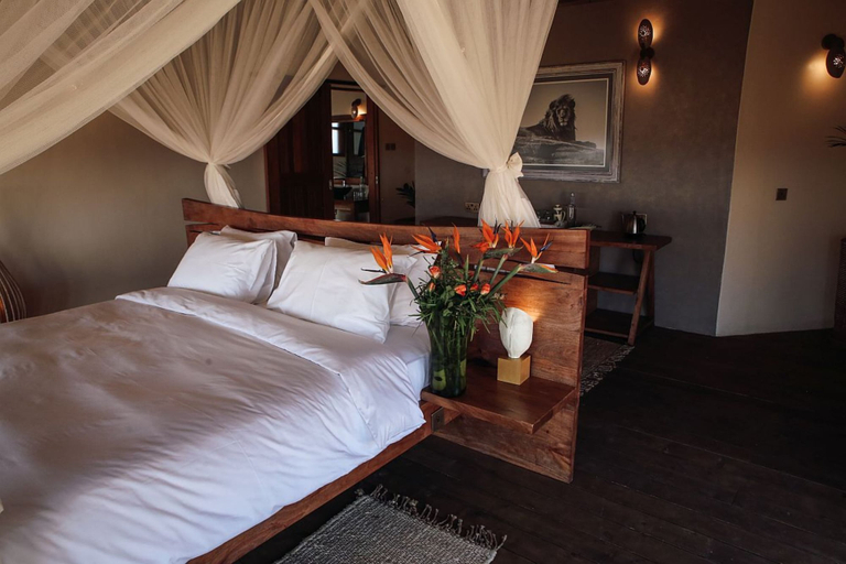 Bedroom, Lions Bluff Lodge, Mvita