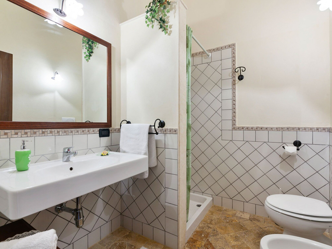 Bathroom, Tranquil Holiday Home in Chianni With Swimming Pool, Pisa