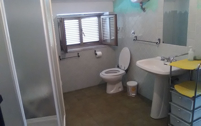 Bathroom, Affitta Camere Monte Grappa, Olbia-Tempio