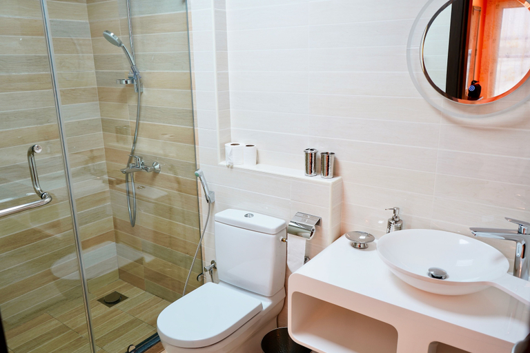 Bathroom 3, Behlys Airport sunset view Apt, Seeb