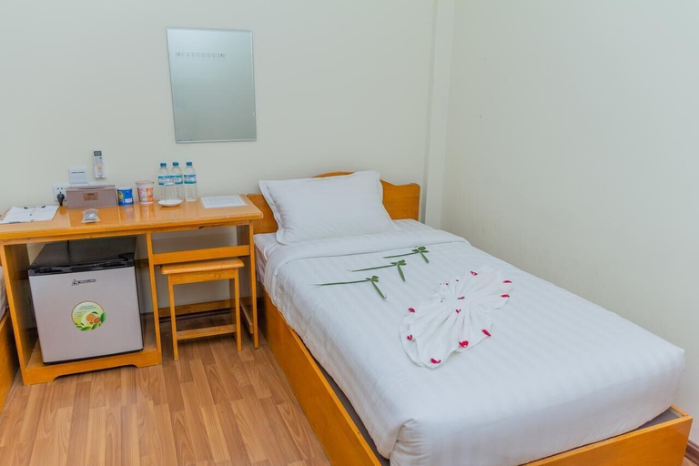 Bedroom 2, Lwin Bagan Motel, Myingyan