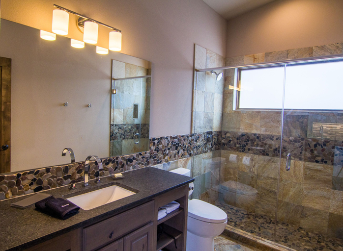 Bathroom 3, Royal Gorge Cabins, Fremont