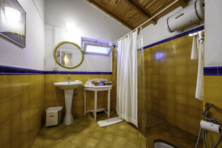 Bathroom 4, Neemrana's - Ramgarh Bungalows, Nainital