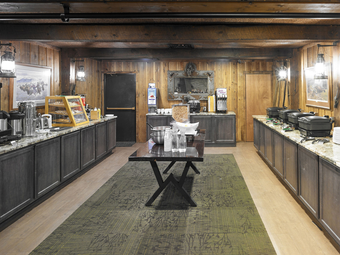 Food & Drinks 4, Ridgeline Hotel at Yellowstone, an Ascend Collection Hotel, Park
