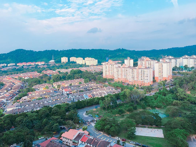 Others 3, Puchong Setiawalk Penthouse for 14 pax | Iconique, Puchong