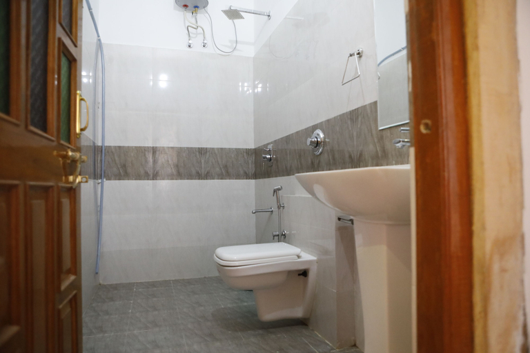 Bathroom 5, Hotel Swan Haveli, Jaisalmer