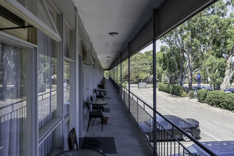 Exterior & Views 6