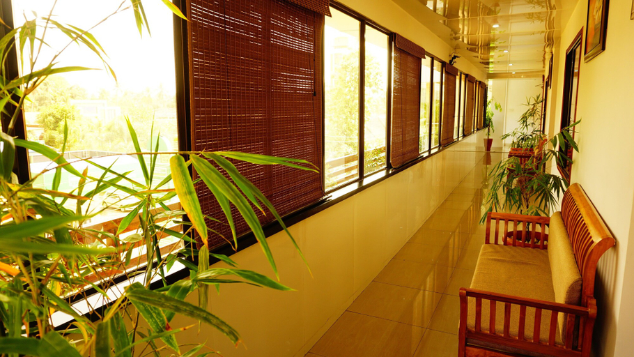 Others 4, Thayamkery's Royal inn, Ernakulam