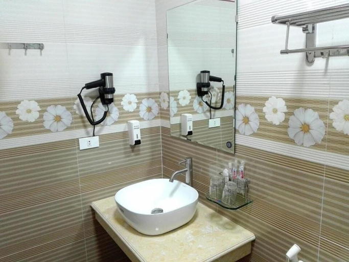 Bathroom 5, Quoc Thai Hotel, Sa Pa